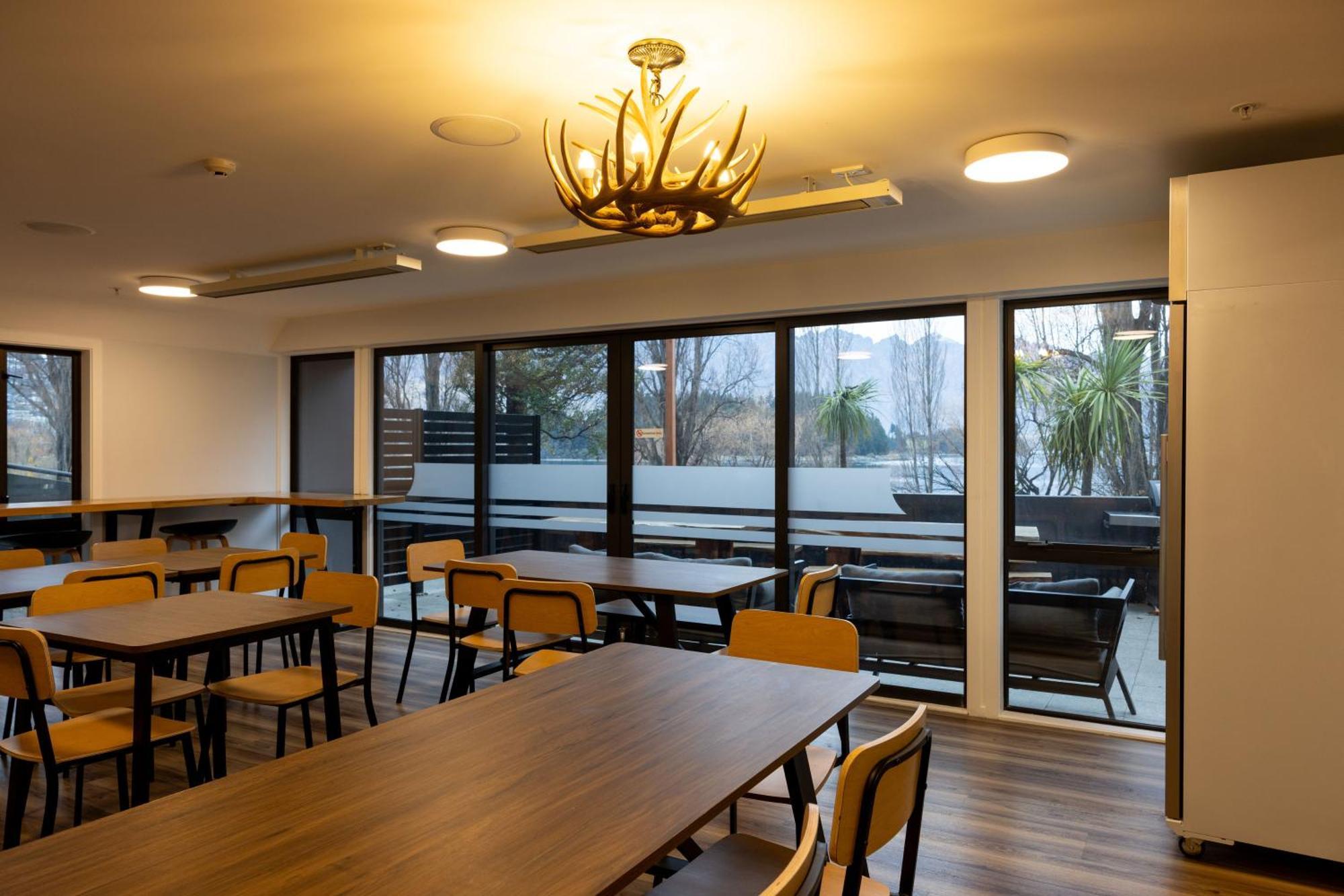 Haka House Queenstown Lakefront Exterior foto